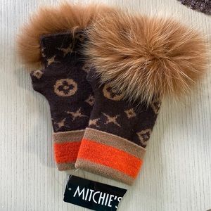 NWT Mitchie’s Monogram Fingerless Gloves with Fox Trim